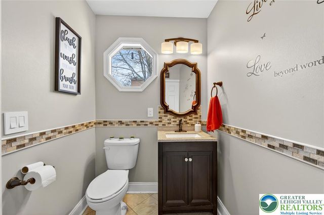 52 Olde Penn Drive, Easton, PA 18045