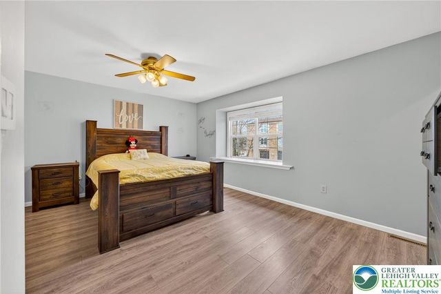 52 Olde Penn Drive, Easton, PA 18045