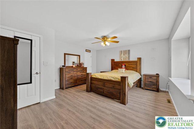 52 Olde Penn Drive, Easton, PA 18045