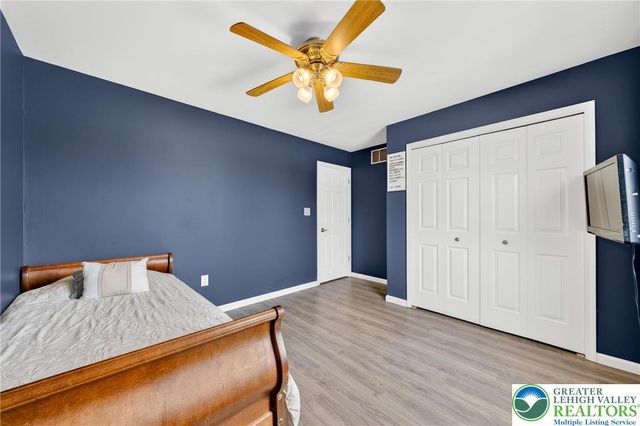 52 Olde Penn Drive, Easton, PA 18045