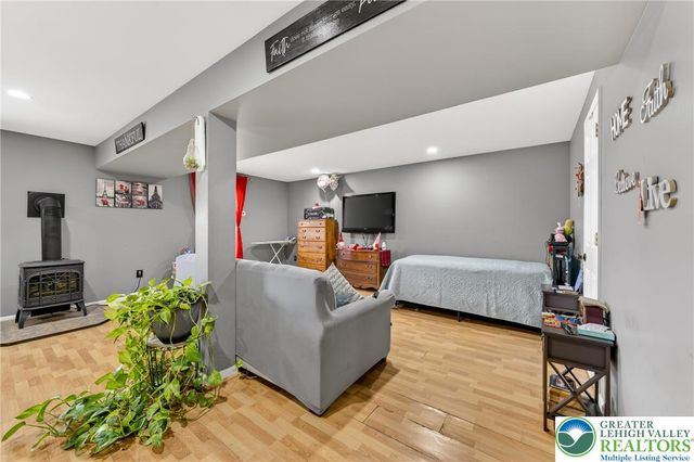 52 Olde Penn Drive, Easton, PA 18045