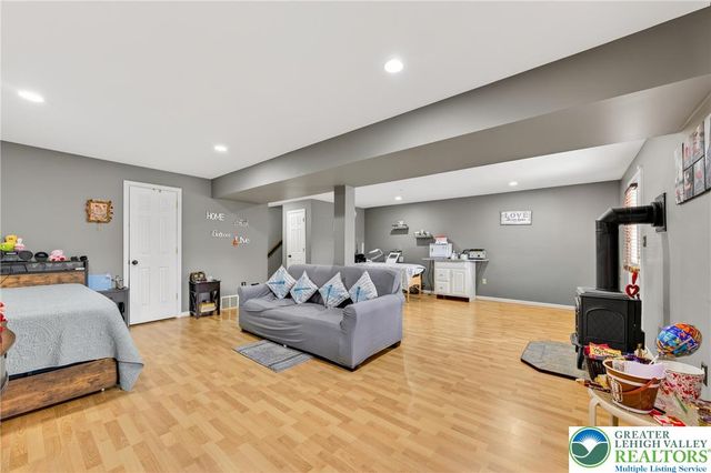 52 Olde Penn Drive, Easton, PA 18045