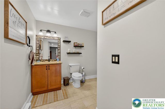 52 Olde Penn Drive, Easton, PA 18045