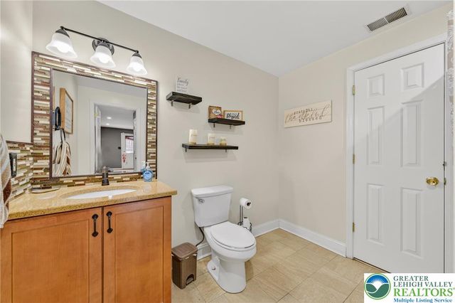 52 Olde Penn Drive, Easton, PA 18045