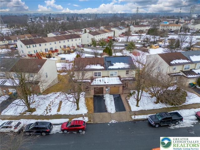 52 Olde Penn Drive, Easton, PA 18045