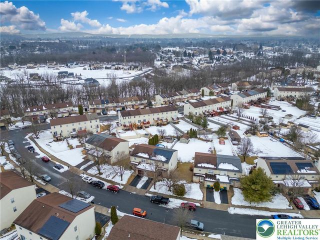 52 Olde Penn Drive, Easton, PA 18045