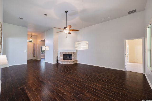 108 SHADOW MOUNTAIN DR, Cibolo, TX 78108