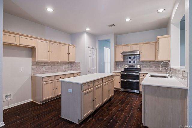 108 SHADOW MOUNTAIN DR, Cibolo, TX 78108