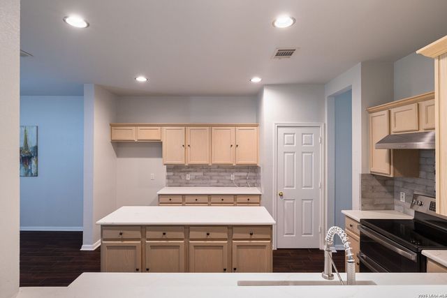 108 SHADOW MOUNTAIN DR, Cibolo, TX 78108