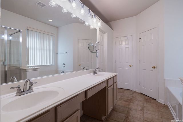 108 SHADOW MOUNTAIN DR, Cibolo, TX 78108