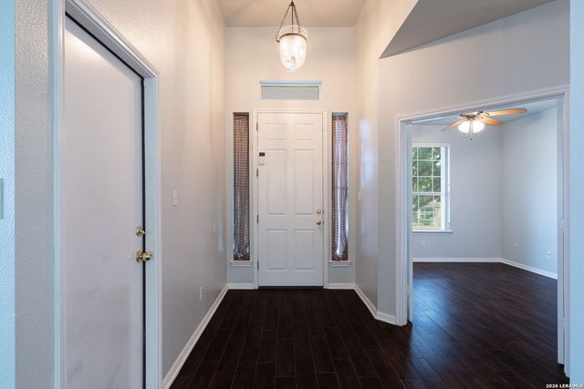 108 SHADOW MOUNTAIN DR, Cibolo, TX 78108