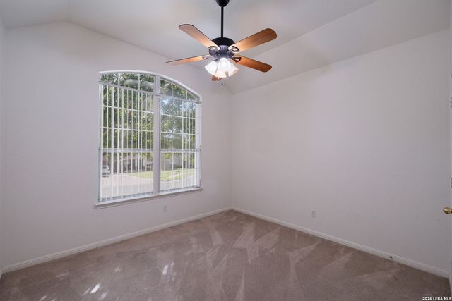 108 SHADOW MOUNTAIN DR, Cibolo, TX 78108