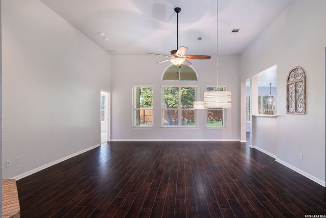 108 SHADOW MOUNTAIN DR, Cibolo, TX 78108