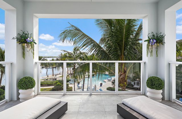 106 Water Club Court N, North Palm Beach, FL 33408