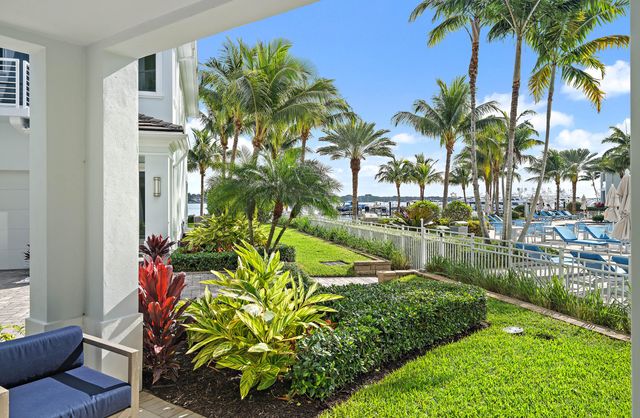 106 Water Club Court N, North Palm Beach, FL 33408