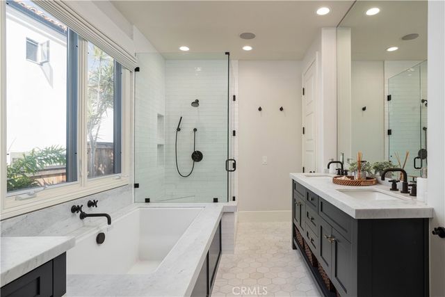 420 De Sola Terrace, Corona Del Mar, CA 92625