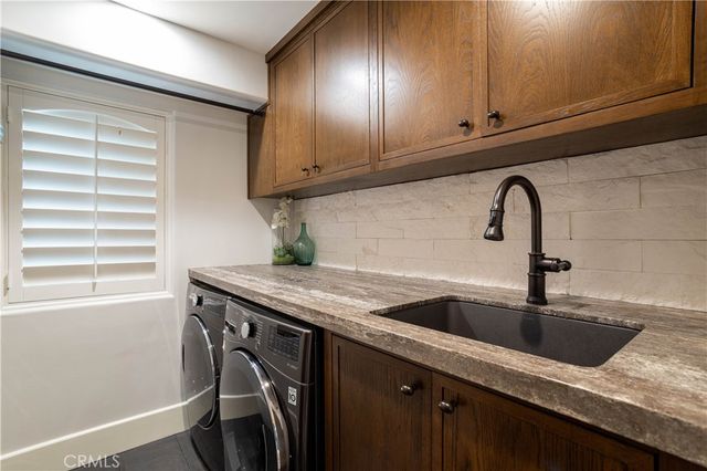 420 De Sola Terrace, Corona Del Mar, CA 92625