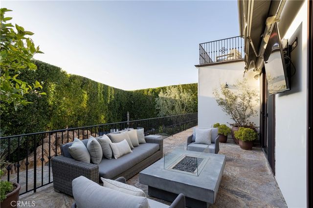 420 De Sola Terrace, Corona Del Mar, CA 92625