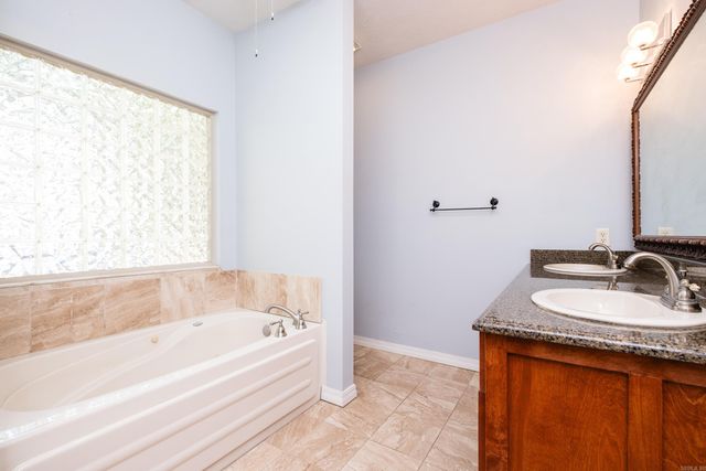 162 Ridgeland Drive, Maumelle, AR 72113