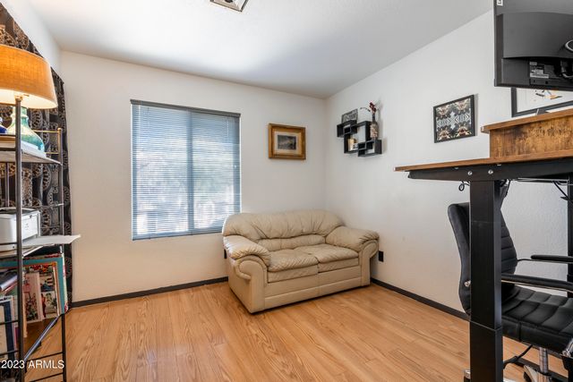 496 S SEAWYNDS Boulevard, Gilbert, AZ 85233