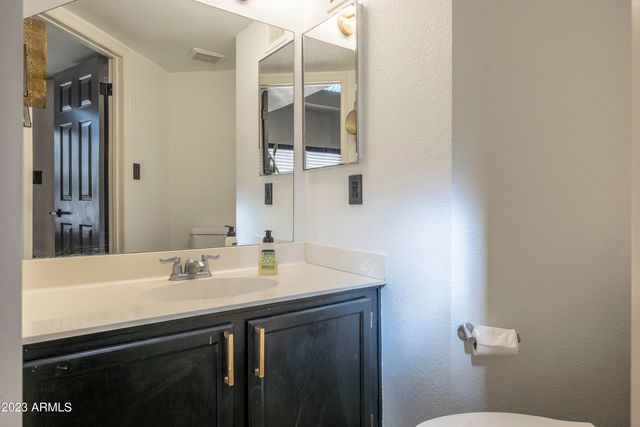 496 S SEAWYNDS Boulevard, Gilbert, AZ 85233