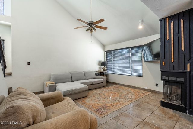496 S SEAWYNDS Boulevard, Gilbert, AZ 85233