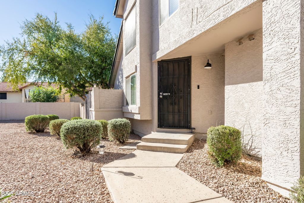 496 S SEAWYNDS Boulevard, Gilbert, AZ 85233 — photo 3