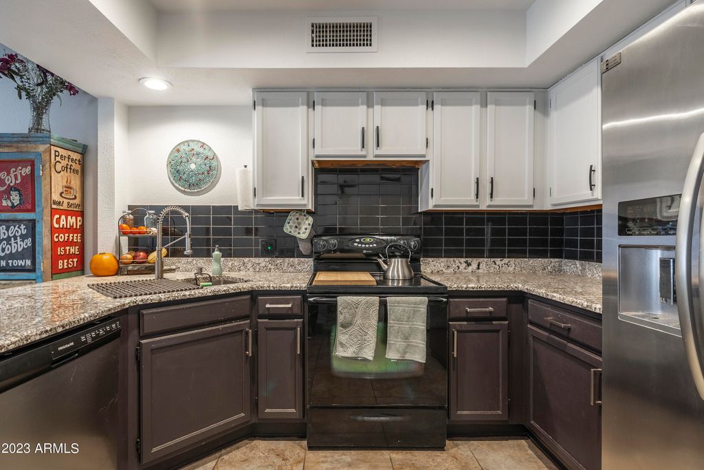 496 S SEAWYNDS Boulevard, Gilbert, AZ 85233 — photo 4