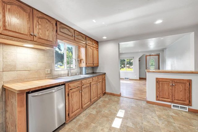 1528 7TH STREET, Green Bay, WI 54304