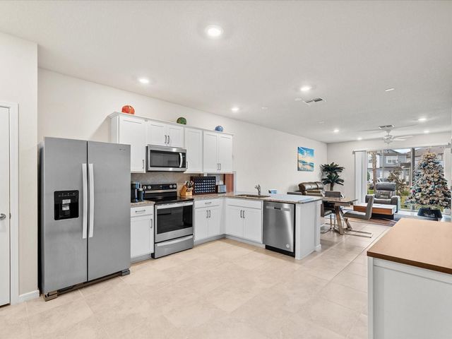 31428 AMBERVIEW BEND, Wesley Chapel, FL 33545