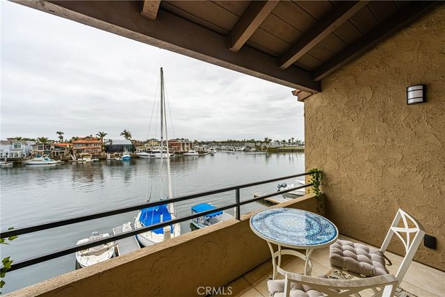 17110 Bluewater Lane, Huntington Beach, CA 92649