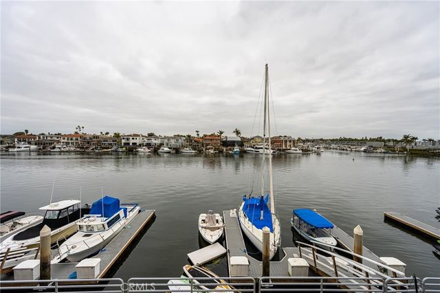 17110 Bluewater Lane, Huntington Beach, CA 92649