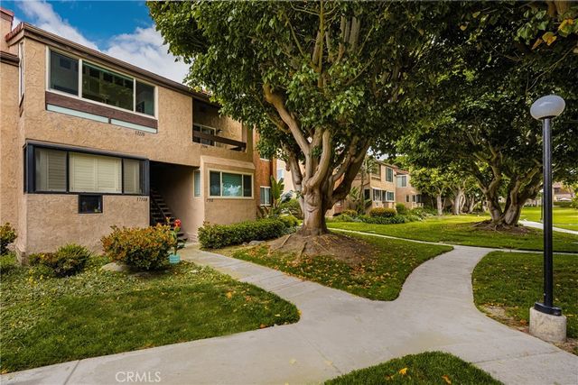 17110 Bluewater Lane, Huntington Beach, CA 92649