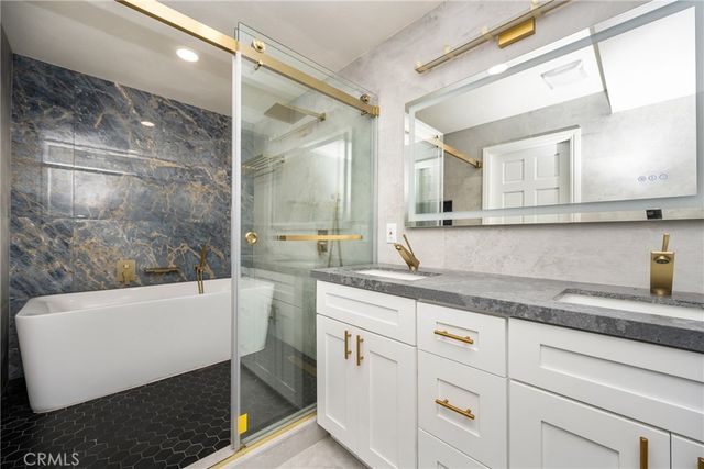 17110 Bluewater Lane, Huntington Beach, CA 92649