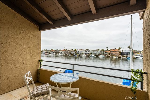 17110 Bluewater Lane, Huntington Beach, CA 92649