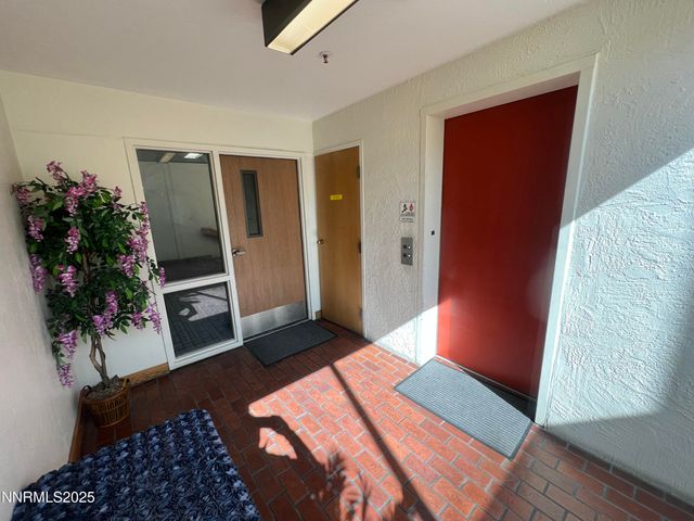 3095 Lakeside Drive 110, Reno, NV 89509