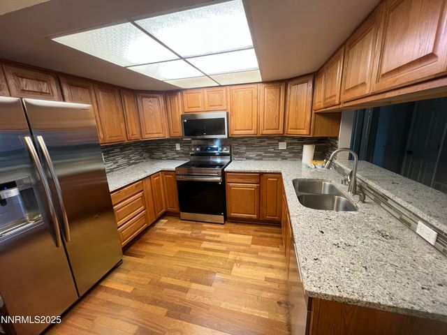 3095 Lakeside Drive 110, Reno, NV 89509