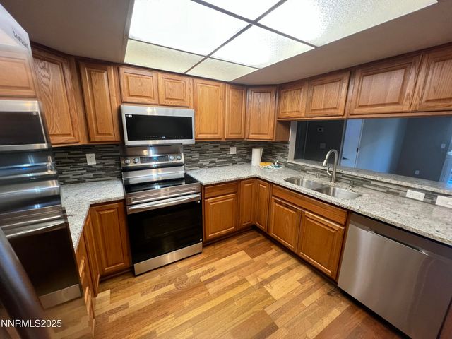 3095 Lakeside Drive 110, Reno, NV 89509