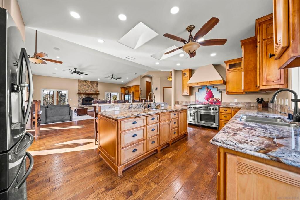 Image 10 of property listing at 16951 Old Coach Rd, Poway, CA 92064