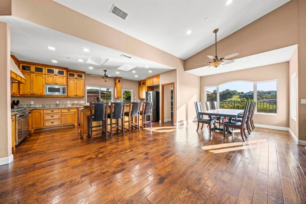 Image 13 of property listing at 16951 Old Coach Rd, Poway, CA 92064