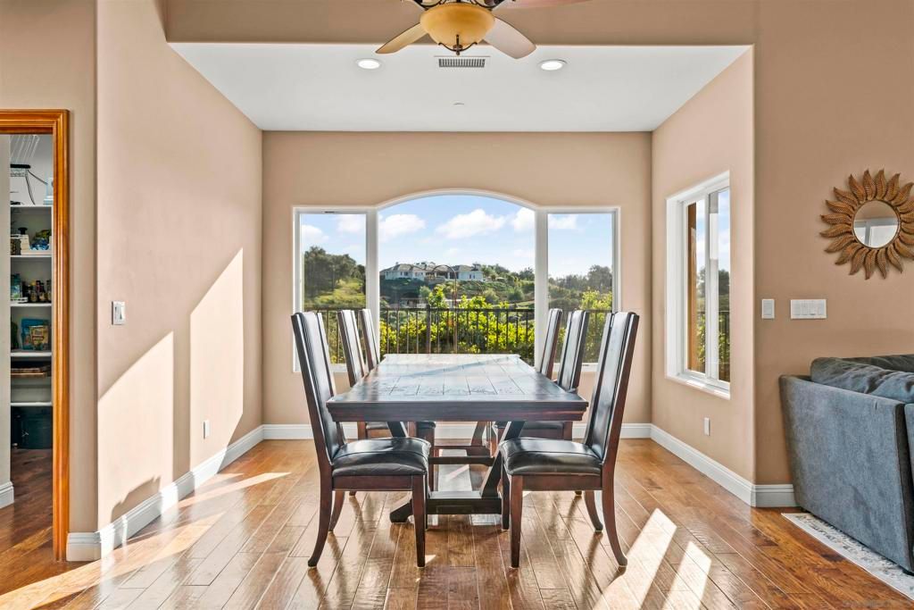 Image 14 of property listing at 16951 Old Coach Rd, Poway, CA 92064