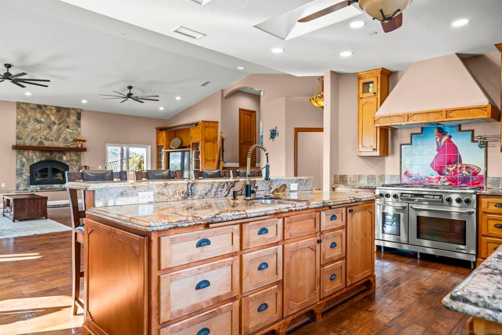 Image 8 of property listing at 16951 Old Coach Rd, Poway, CA 92064