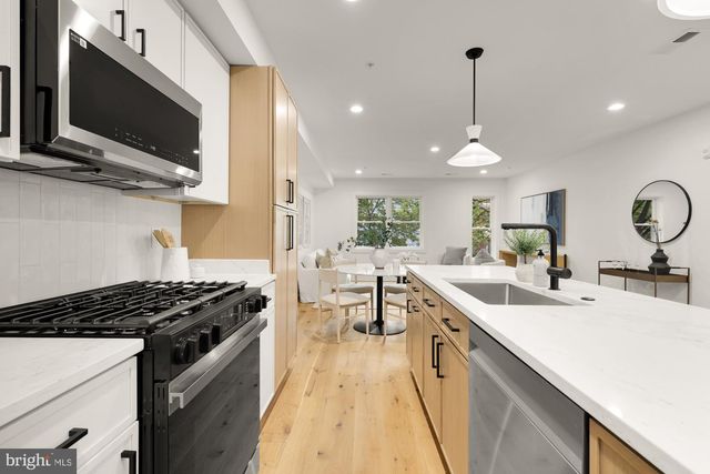 1325 ORREN ST NE #D, Washington, DC 20002