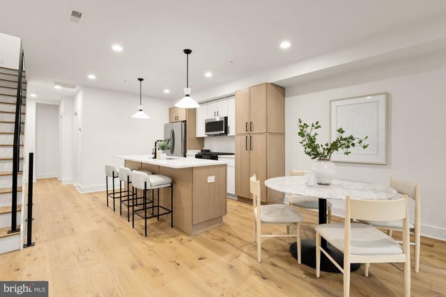 1325 ORREN ST NE #D, Washington, DC 20002