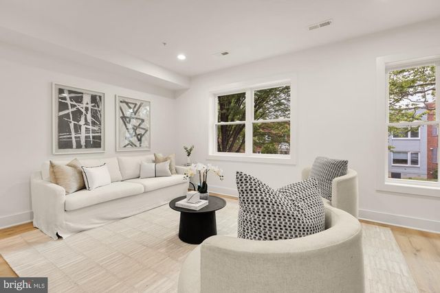 1325 ORREN ST NE #D, Washington, DC 20002