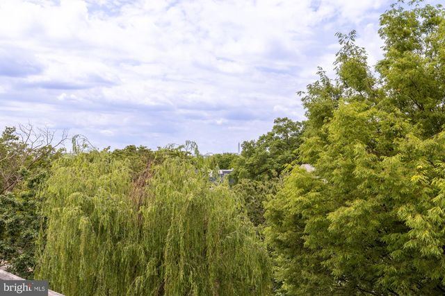 1325 ORREN ST NE #D, Washington, DC 20002