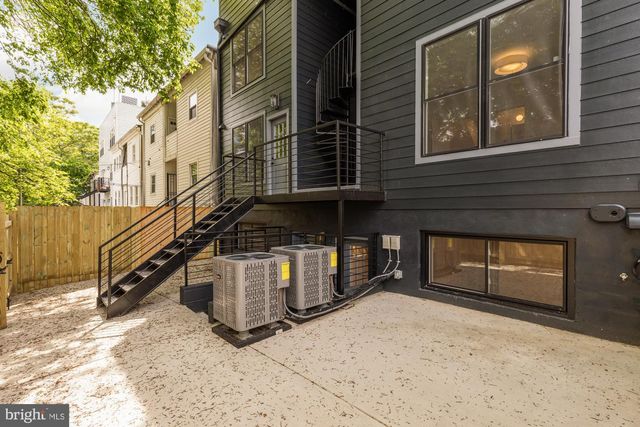 1325 ORREN ST NE #D, Washington, DC 20002