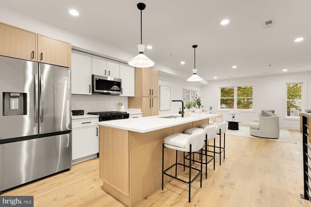 1325 ORREN ST NE #D, Washington, DC 20002