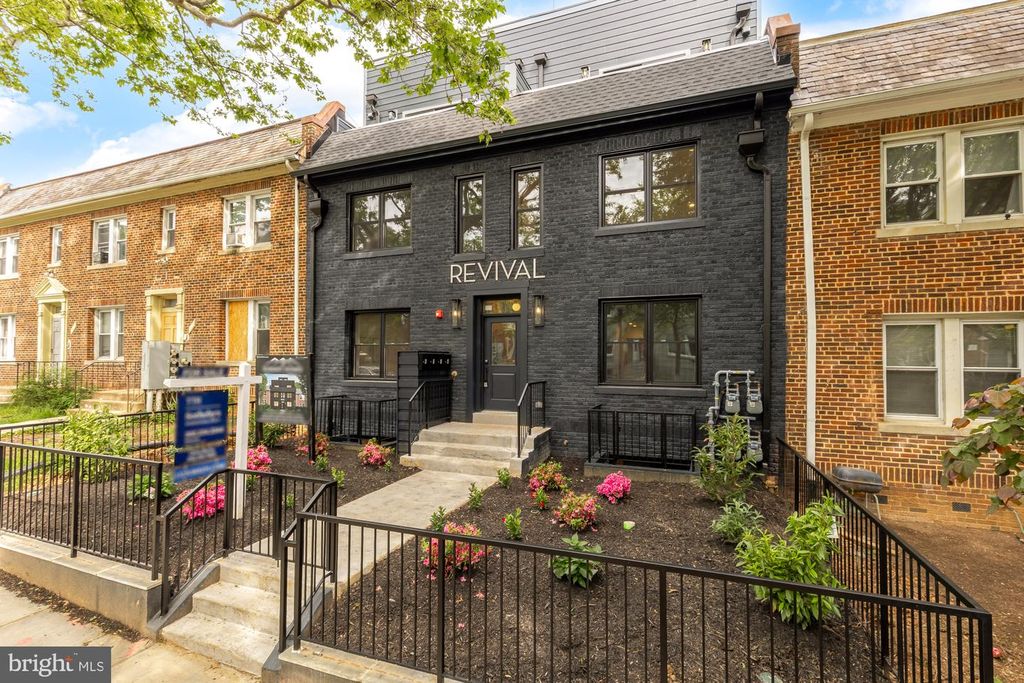 1325 ORREN ST NE #D, Washington, DC 20002