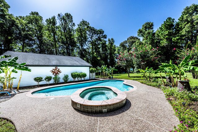 47 D Dana Drive, New Waverly, TX 77358